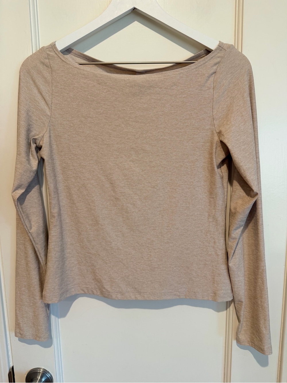 Beyond Yoga Featherweight Shoulder It Long Sleeve Boatneck Top in Birch Heather